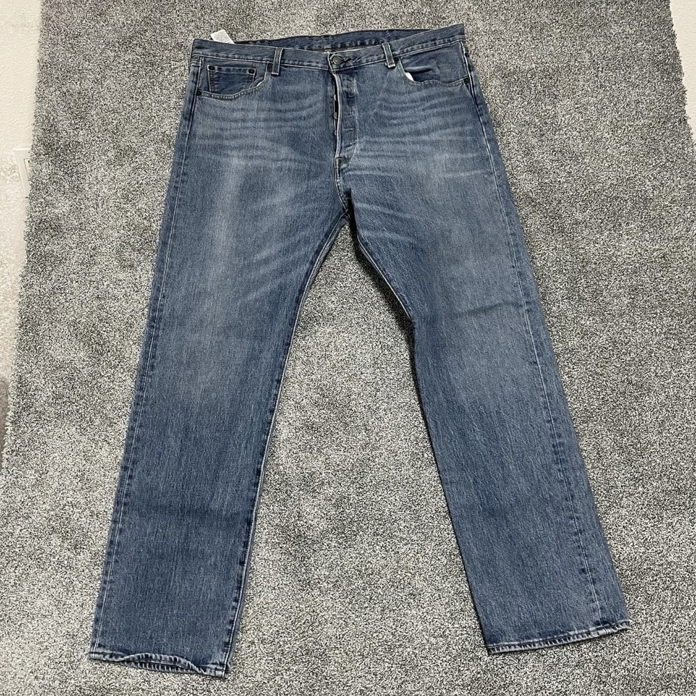 Levi's 501 Jeans Mens 40x32 Blue Straight Leg Button Fly Medium Wash